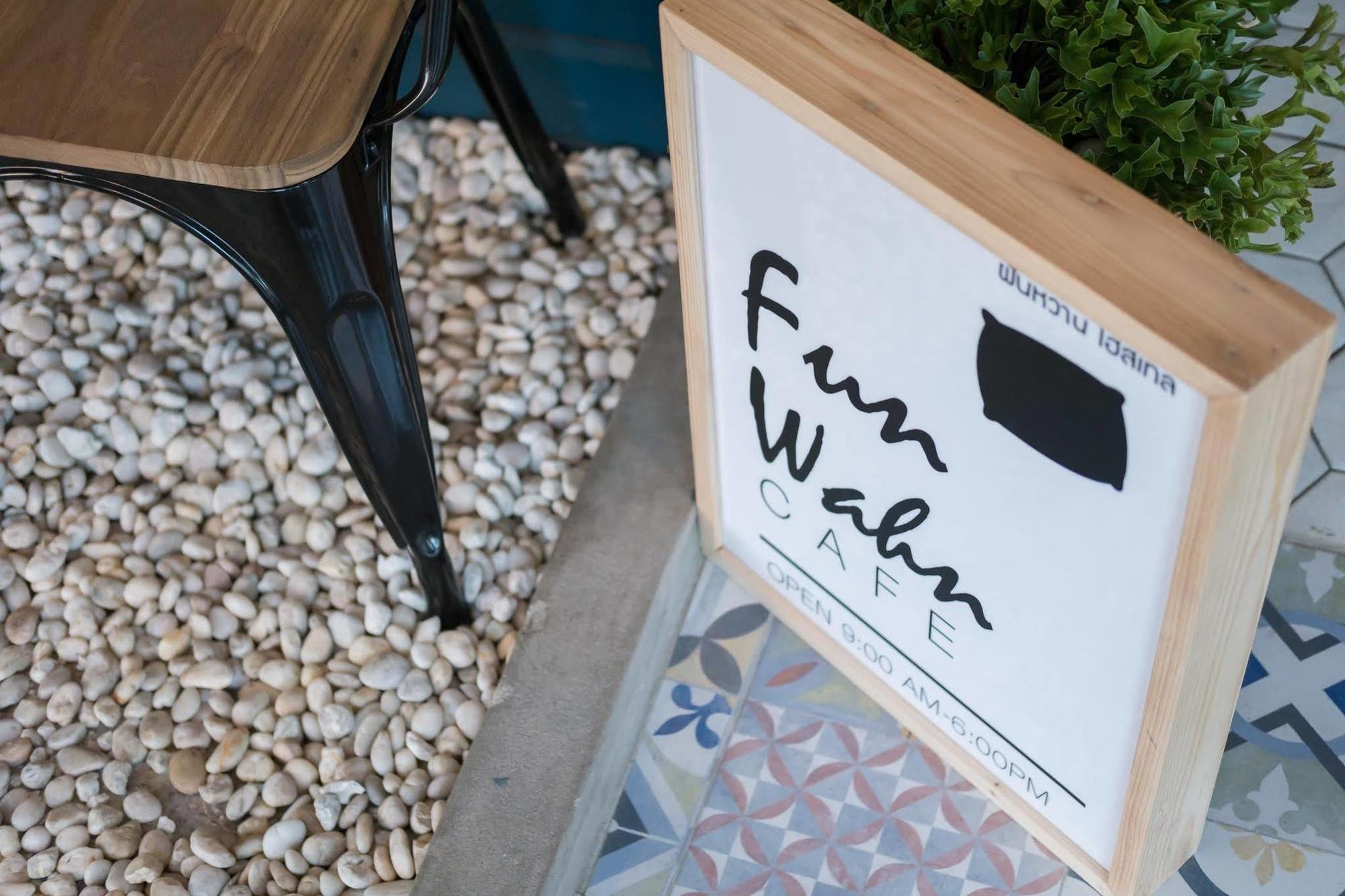 Funwahn Hostel And Cafe Chiang Mai Exterior photo