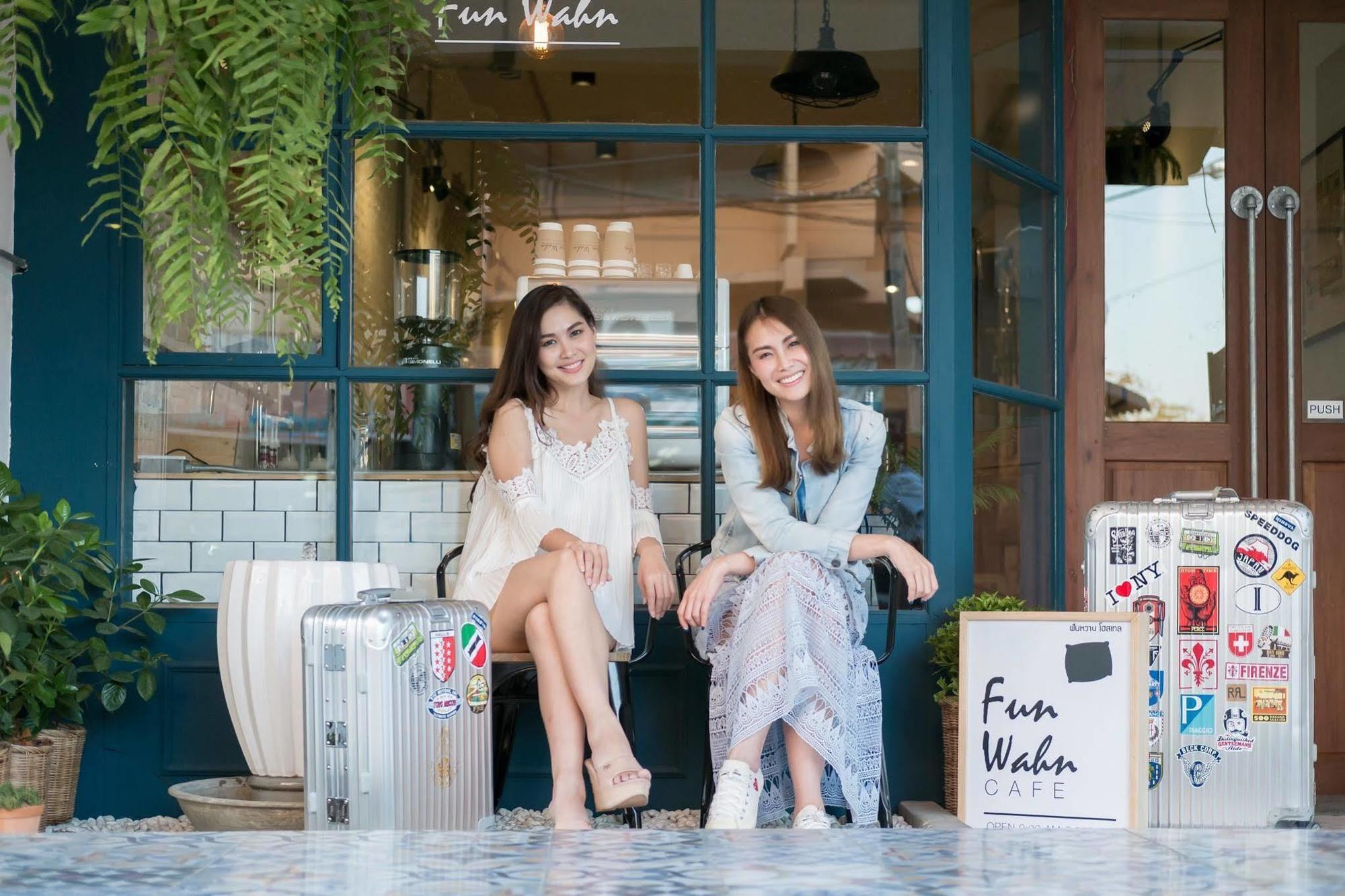 Funwahn Hostel And Cafe Chiang Mai Exterior photo